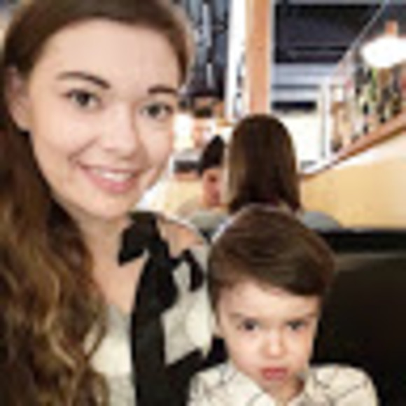 Meet your Posher, Danielle - Picture 1 of 1